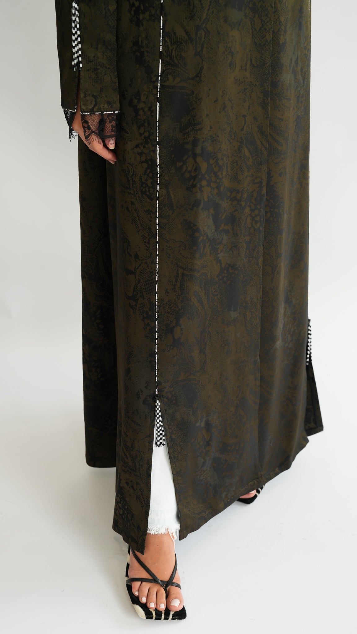 Voltaire Abaya