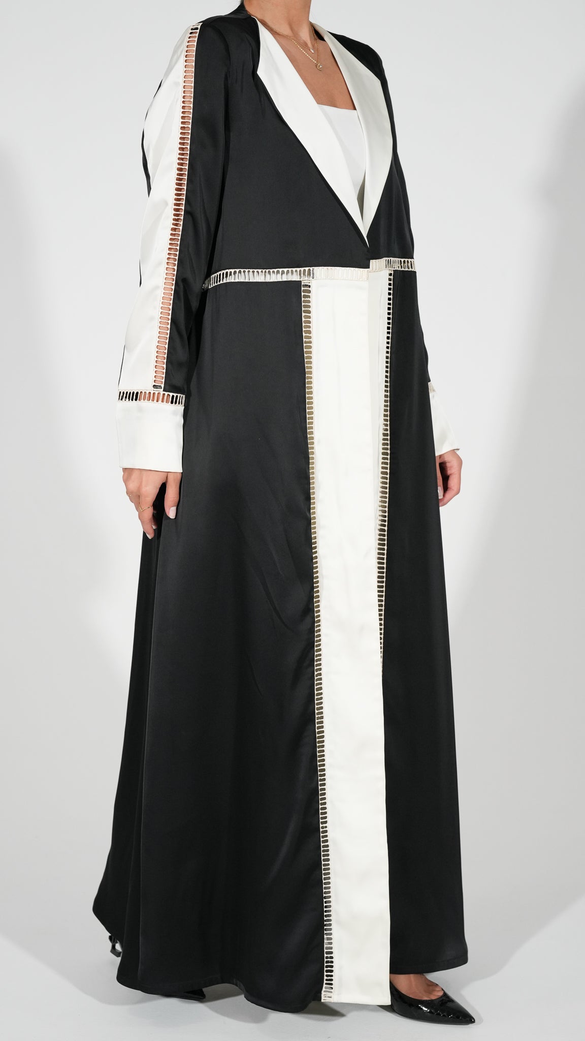 Stryke Abaya