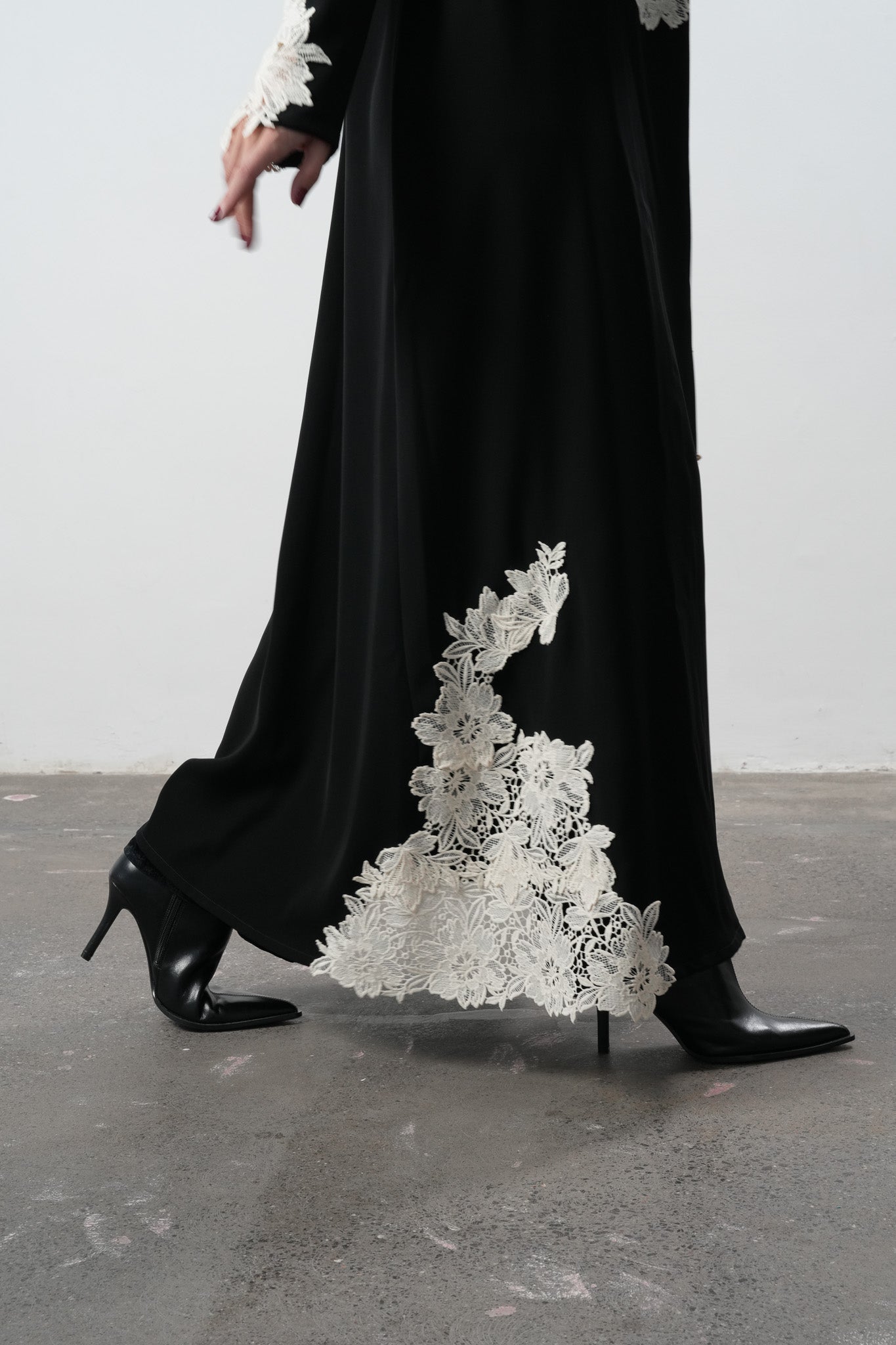 Crepe Lace Garden Abaya