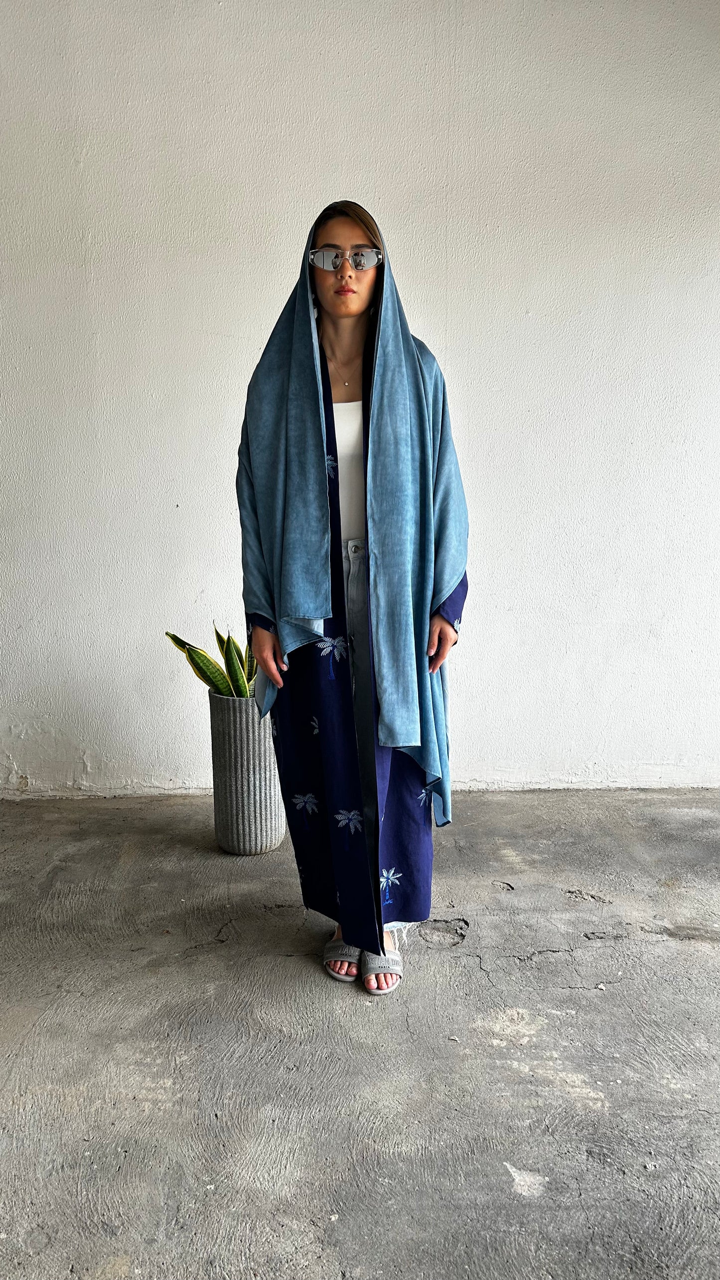 Palm Tree Linen Abaya