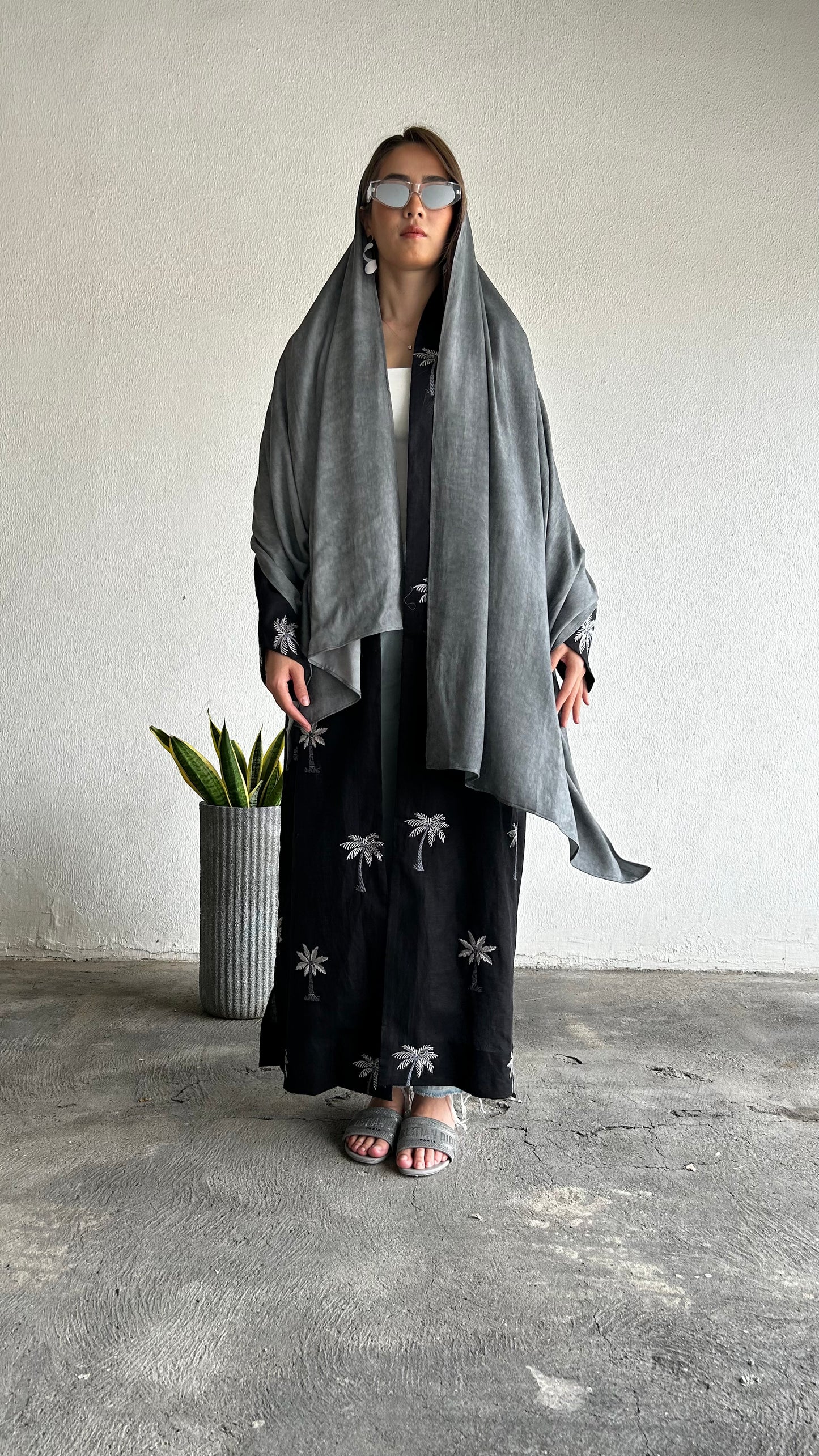 Palm Tree Linen Abaya