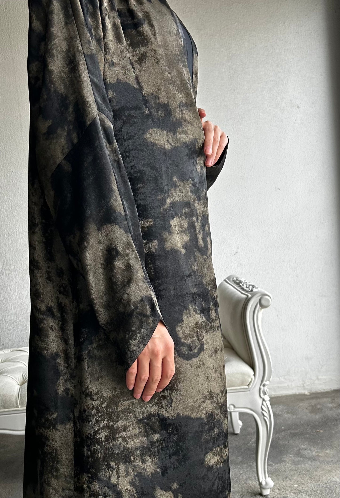 Metallic Stain Abaya