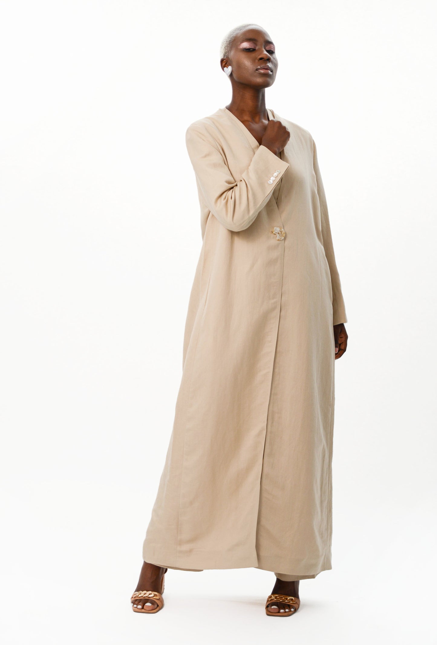 Shell Button Linen Abaya