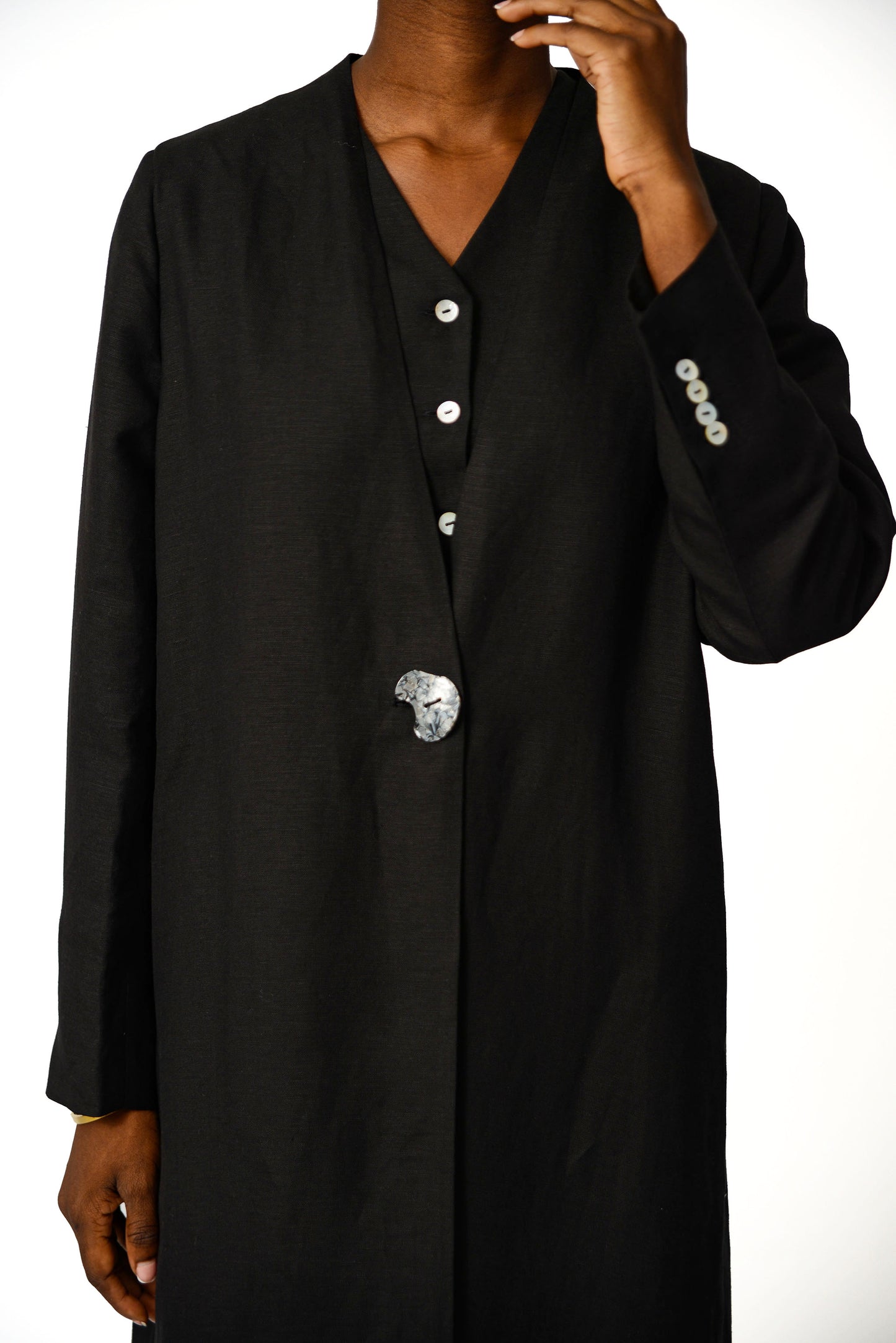 Shell Button Linen Abaya